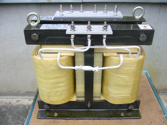 スコット変圧器　入力側3相動力　3線入力